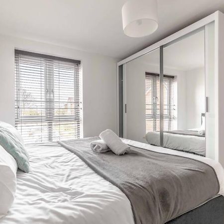 2 Bed & 2 Bath Cosy Apartment Slough- Free Parking Exterior foto