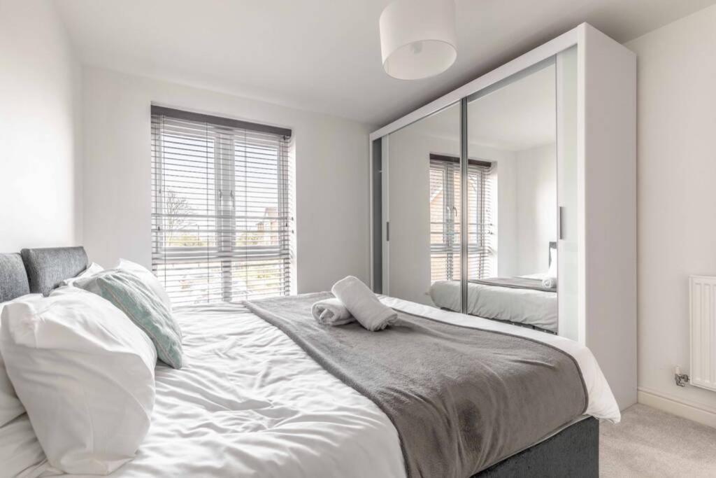 2 Bed & 2 Bath Cosy Apartment Slough- Free Parking Exterior foto