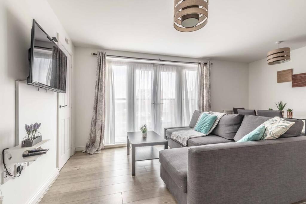 2 Bed & 2 Bath Cosy Apartment Slough- Free Parking Exterior foto