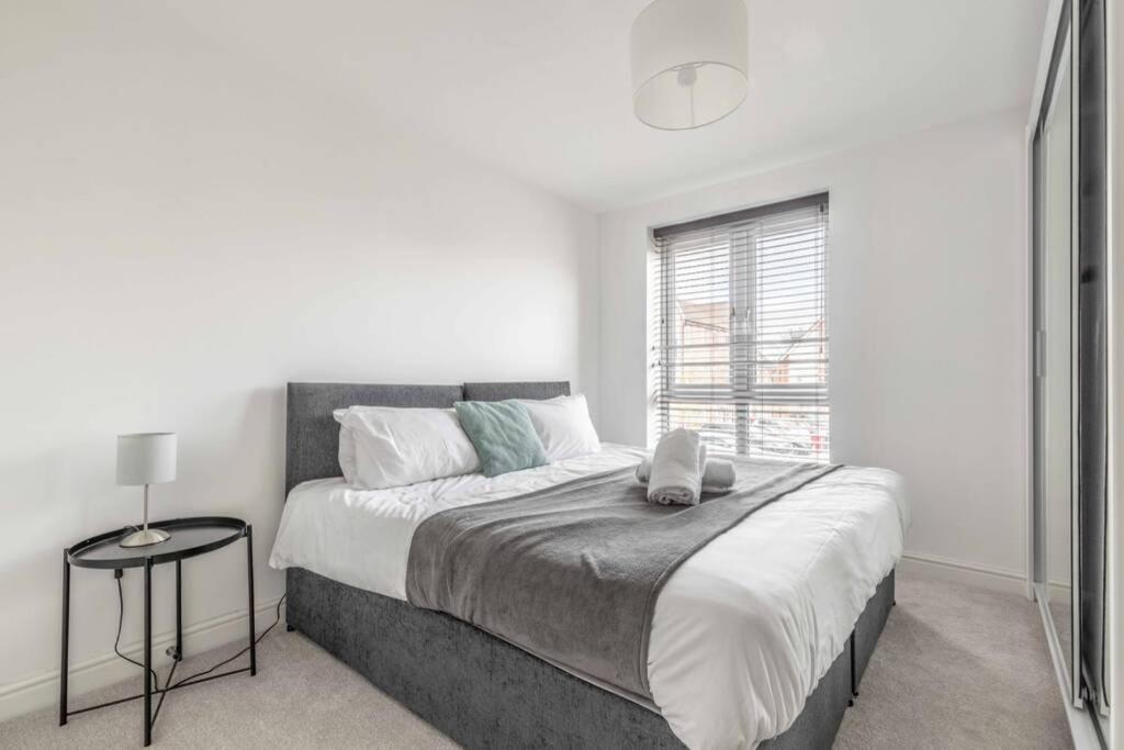 2 Bed & 2 Bath Cosy Apartment Slough- Free Parking Exterior foto